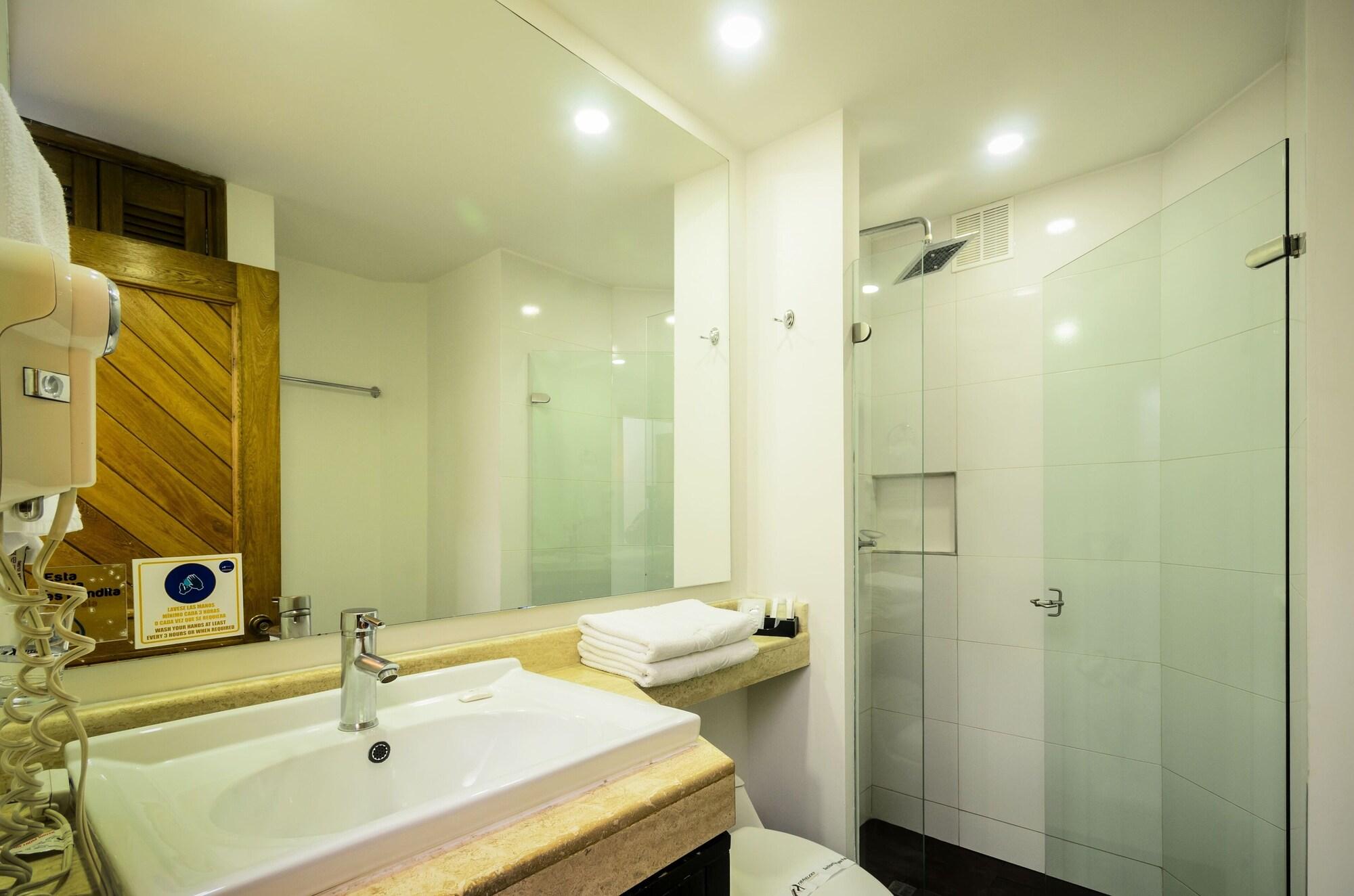 Travelers Fontana Plaza Aparthotel Bogota Exterior photo